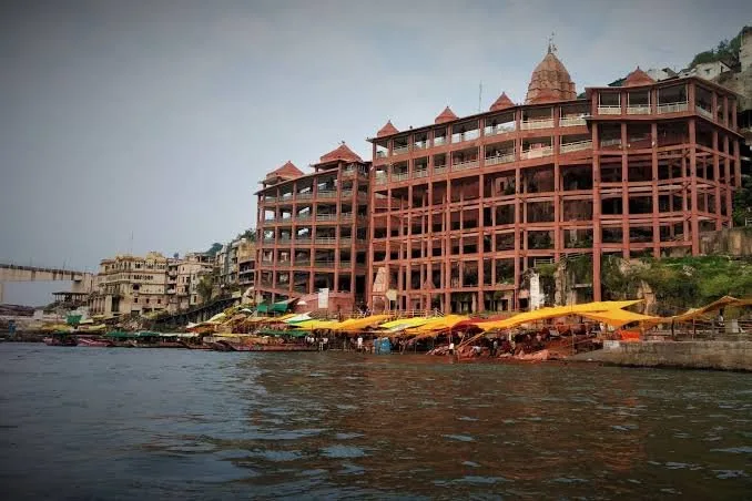 Ghats and temples on the Narmada at Omkareshwar